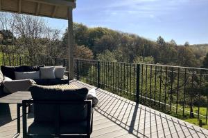 Forest Retreat- Serene 160m2 with Forest Views