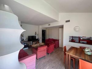 Casa fronte lago con piscina