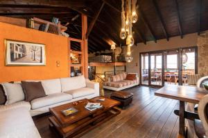 F & B Collection - St Triada for 8 - Villa Niki