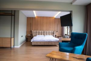 Deluxe King Suite room in British Hotel Korce