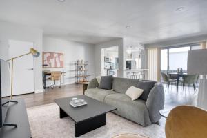 Hollywood 1BR w Pool WD Gym nr Metro LAX-867