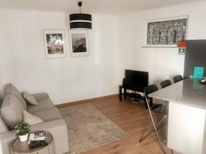 Dom Pipas Houses - Batista & Marcelino Lda