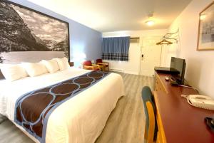 Super 8 by Wyndham Sicamous
