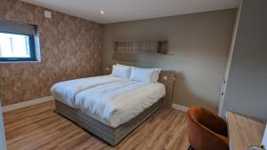 Shoreline Apartments