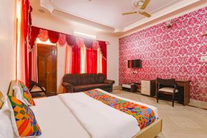 FabHotel Raka Inn