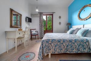 Triple Studio with Pool View room in Margi House