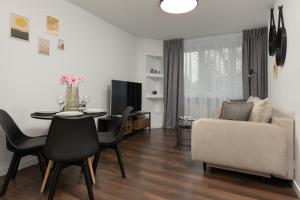 Family Apartment near PGE Narodowy by Renters