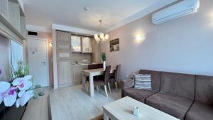 Bratanov Harmony Suites Dream Island Apartments