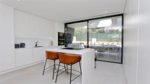 OneSixOne-Cleverdetails, Luxury villa, Sleeps 8 adults 2 children, Private pool and Jacuzzi