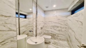 OneSixOne-Cleverdetails, Luxury villa, Sleeps 8 adults 2 children, Private pool and Jacuzzi