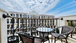 Bratanov Harmony Suites Dream Island Apartments