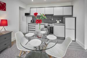 Host & Stay - The Paddock