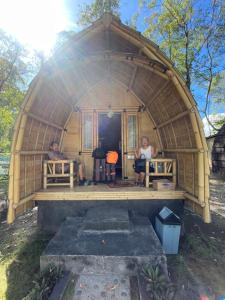 Bamboo Austin Mountbatur