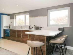 Quarry House,Chic and Quirky 3 Storey Home, Lake Access