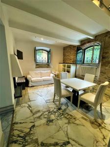 - Villa Novecentesca in VERSILIA - The Luxury of marble