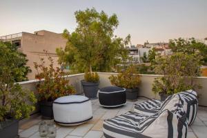 Entire Building in the Heart of Athens Sleeps 15 with Private Rooftop Terrace