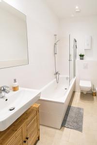 7-Raum-Wohnung überm Park, 800m zu Zentrum & HBF