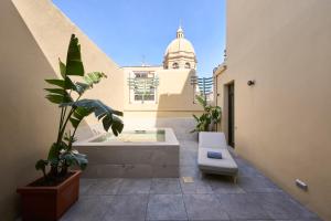 Suite with Private Pool room in Catalonia Ramblas 4* Sup