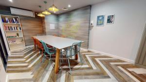 Ensuite Bedrooms With Shared Kitchen and 5 Bedroom Apartments at iQ Steel in Sheffield