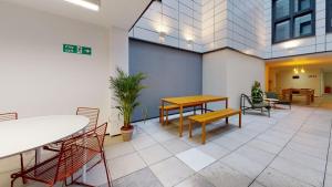 Ensuite Bedrooms With Shared Kitchen and 5 Bedroom Apartments at iQ Steel in Sheffield