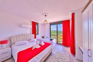 Luxury Villa Meri with Pool and Jakuzi in Kaş