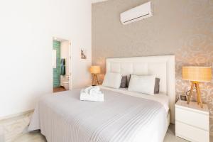 Villa Cabopino - Golfside Villa with Spectacular Ocean Views