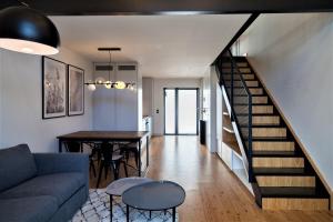 FLH Intendente Modern Mezzanine with Balcony