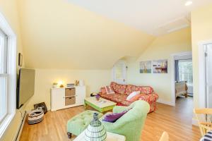 Waterfront Deer Isle Apartment with Fire Pit