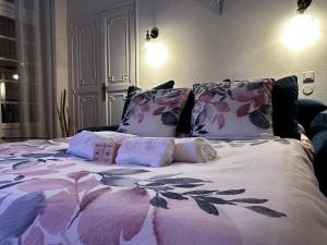 Appartements L'Authentique - Central - Spacieux - WiFi - Parking Prox : photos des chambres