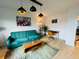 modernzentralNetflixArbeitsplatz