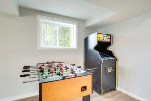 Hot Tub and Games! Lakefront Traverse City Retreat