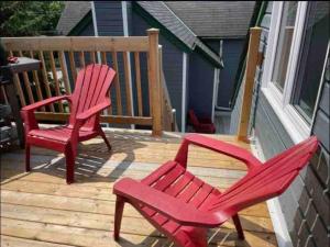 Tremblant Village Retreat!Steps to hill & trails