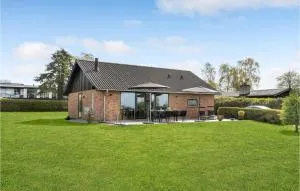 Beautiful Home In Ølsted With Sauna - Ølsted