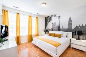 Beautiful Newly Updated Townhome Sleeps 10