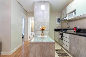 Vista do Vale! 400 metros da Rua Coberta - Acomoda até 4 hóspedes