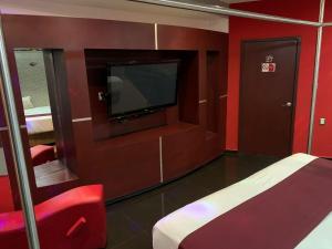 DLUXE Auto Hotel ADULTS ONLY