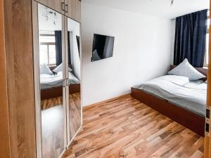 Zentrum, 4Personen, privater Parkplatz, WiFi, modern, ruhig