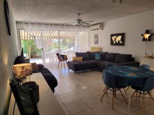 Spacieux rez de jardin vue sur port de plaisance