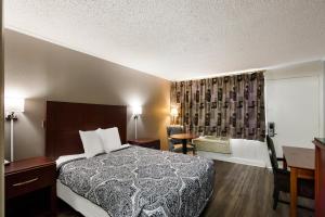Queen Room room in Knights Inn Fayetteville - Fort Bragg
