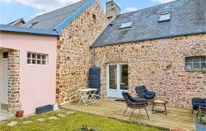 Nice Home In Créances With Wifi - 格雷