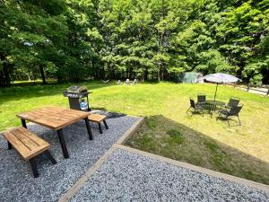 Ski Chalet w-Hot Tub, Only 3 min to Sunday River ski lifts!