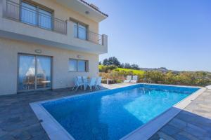 Deluxe Villa '4' room in Latchi Panorama Resort Luxury Villas