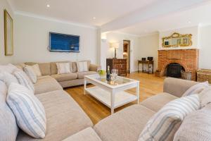 Turret House, Thorpeness - Close to the beach, Thorpeness Lake , Thorpeness Hotel, Golf and Country Club - Aldeburgh Coastal Cottages