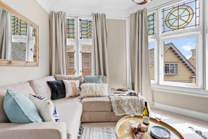 Flat 2 Fairfax Place - Modern stylish flat with plenty of charm in central Dartmouth