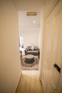 Entire 2 Bedroom Ground Floor Apartment Cardiff City Centre & Stadium