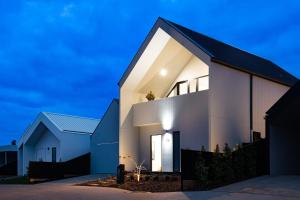 Mysa Daylesford- stylish design with pool