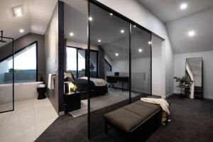 Mysa Daylesford- stylish design with pool