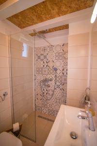 Apartments with a parking space Veli Losinj, Losinj - 21260