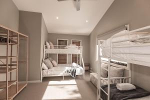 Bogong Lakeview 1 of 19 Bogong Street