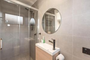 Bogong Lakeview 1 of 19 Bogong Street